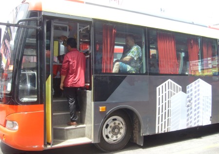 http://www1.picturepush.com/photo/a/1930804/img/Anonymous/510bus.jpg