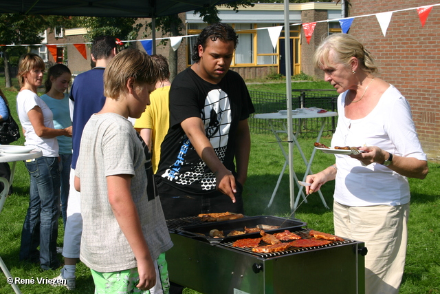 Â© RenÃ© Vriezen 2008-08-31 #0070 BBQ Bewoners Roompotstraat Presikhaaf 2 zo 31 augustus 2008