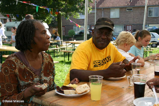 Â© RenÃ© Vriezen 2008-08-31 #0078 BBQ Bewoners Roompotstraat Presikhaaf 2 zo 31 augustus 2008