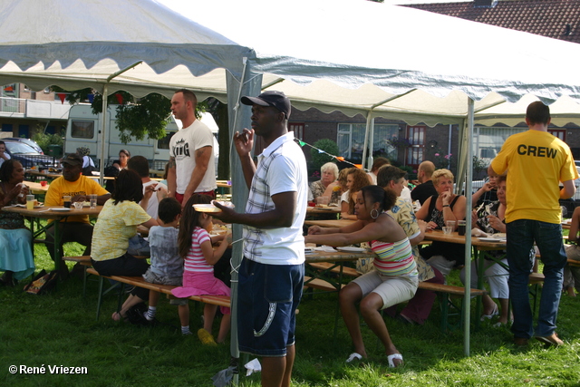 Â© RenÃ© Vriezen 2008-08-31 #0090 BBQ Bewoners Roompotstraat Presikhaaf 2 zo 31 augustus 2008