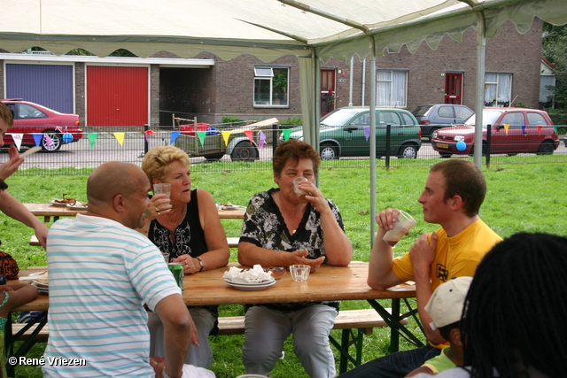 © René Vriezen 2008-08-31 #0113 BBQ Bewoners Roompotstraat Presikhaaf 2 zo 31 augustus 2008