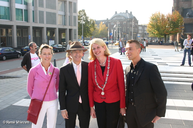 Â© RenÃ© Vriezen 2008-10-11 #0035 Coming Out Day. Kom er voor uit dag. Stadhuis Arnhem zaterdag 11-10-2008