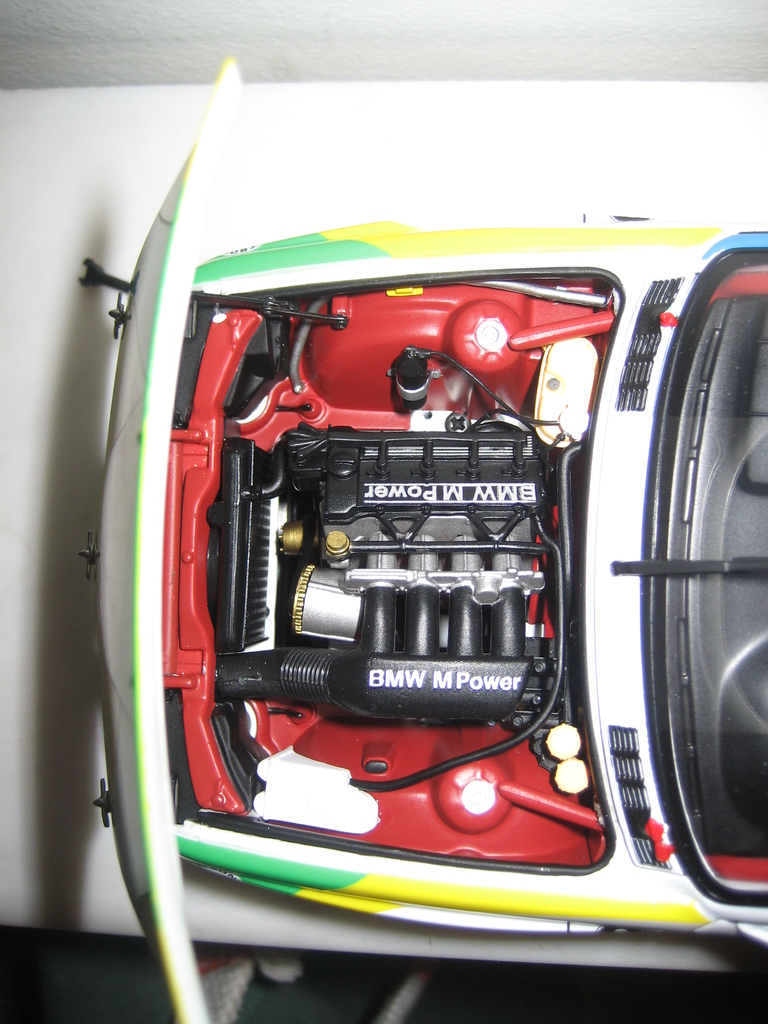 autoart-bmw m3 e30 watsons 002 - 