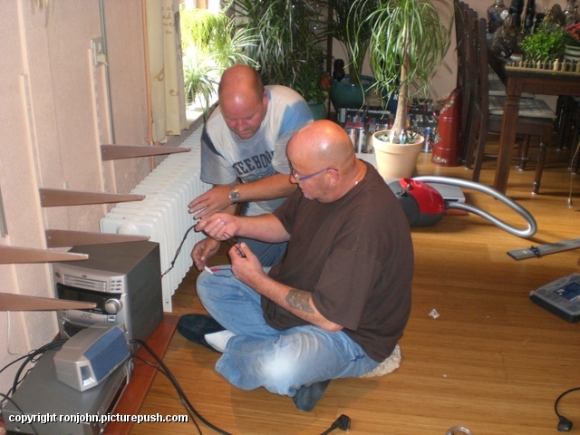 Ron en Ruud audiowand 24-10-08 15 In huis 2009