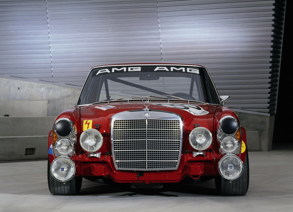 1971-Mercedes-Benz-300-SEL-6 8-AMG-2 - 