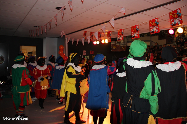 R.Th.B.Vriezen 2012 11 24 9675 Sinterklaas en Pieten Kinderfeest Presikhaaf-west zaterdag 24 november 2012