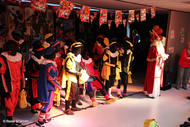 R.Th.B.Vriezen 2012 11 24 9683 Sinterklaas en Pieten Kinderfeest Presikhaaf-west zaterdag 24 november 2012