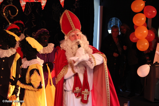R.Th.B.Vriezen 2012 11 24 9686 Sinterklaas en Pieten Kinderfeest Presikhaaf-west zaterdag 24 november 2012