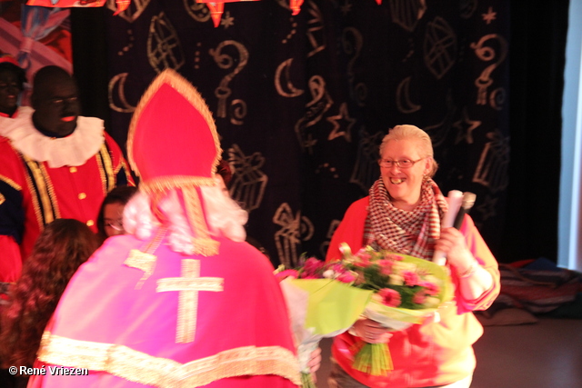 R.Th.B.Vriezen 2012 11 24 9739 Sinterklaas en Pieten Kinderfeest Presikhaaf-west zaterdag 24 november 2012