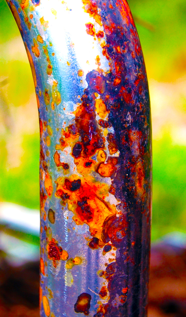 rusty pole Picture Box