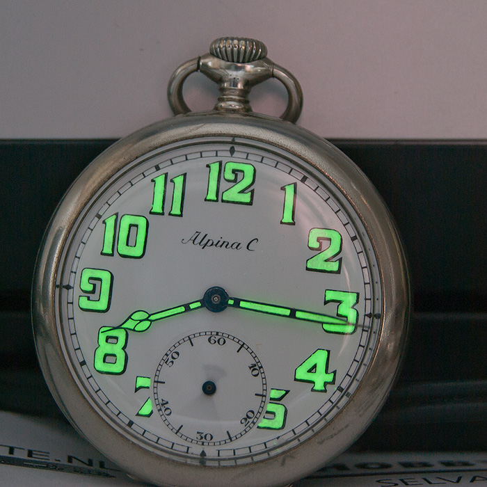 Alpina-half-donker - Horloges