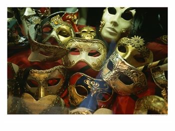 126374~Display-of-Venetian-Masks-in-a-Shop-Window- - 