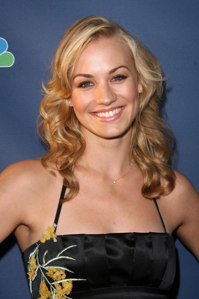 hot-yvonne-strahovski06 - 