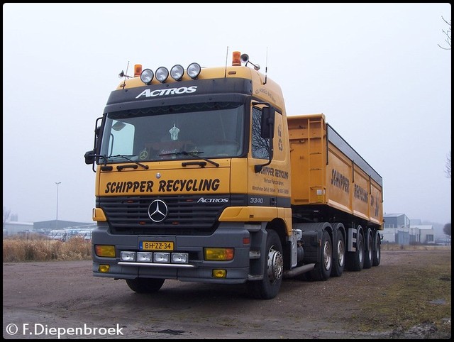 BH-ZZ-34 Mercedes Actros Schipper Recycling-Border 01-12-2012