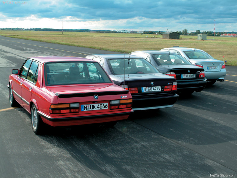 BMW-M5 2005 800x600 wallpaper 33 - 