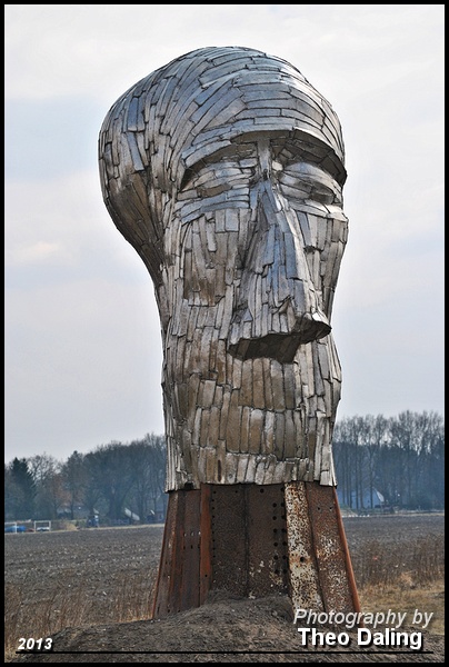 Standbeeld hoofd - Borger Allerlei 