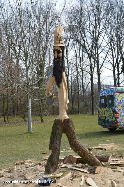 DSC 0261 Kunstproject houtsnijwerk park Presikhaaf 2013