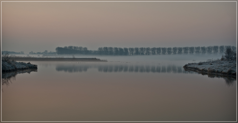 DSC 5568 Pano -  Opkomende nevel zonder paaltje - 