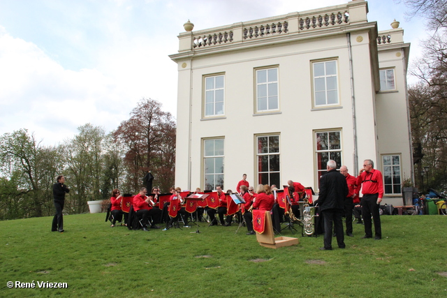 R.Th.B.Vriezen 2013 04 30 1609 Arnhems Fanfare Orkest Koning-inne-dag WitteVilla Sonsbeek dinsdag 30 april 2013