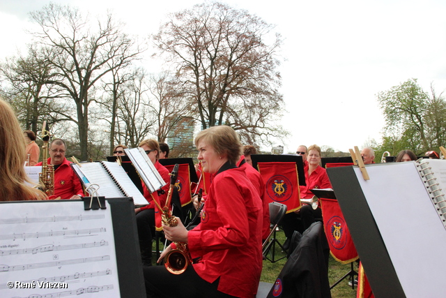 R.Th.B.Vriezen 2013 04 30 1610 Arnhems Fanfare Orkest Koning-inne-dag WitteVilla Sonsbeek dinsdag 30 april 2013