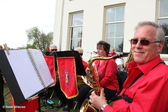 R.Th.B.Vriezen 2013 04 30 1611 Arnhems Fanfare Orkest Koning-inne-dag WitteVilla Sonsbeek dinsdag 30 april 2013