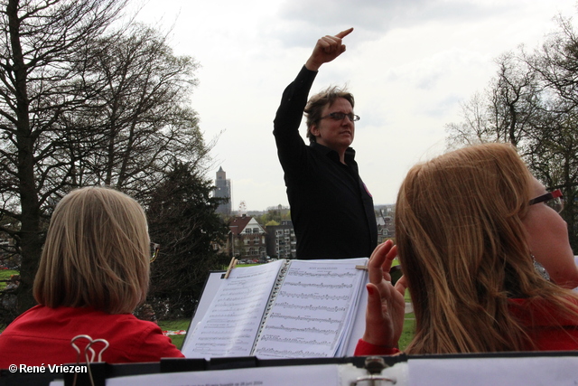 R.Th.B.Vriezen 2013 04 30 1612 Arnhems Fanfare Orkest Koning-inne-dag WitteVilla Sonsbeek dinsdag 30 april 2013