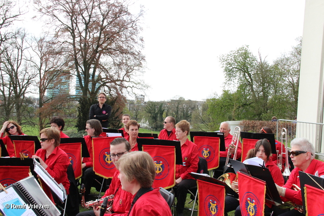 R.Th.B.Vriezen 2013 04 30 1615 Arnhems Fanfare Orkest Koning-inne-dag WitteVilla Sonsbeek dinsdag 30 april 2013