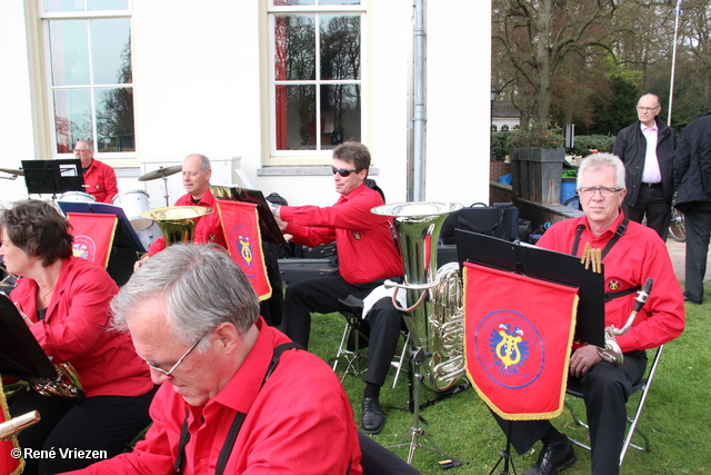 R.Th.B.Vriezen 2013 04 30 1617 Arnhems Fanfare Orkest Koning-inne-dag WitteVilla Sonsbeek dinsdag 30 april 2013