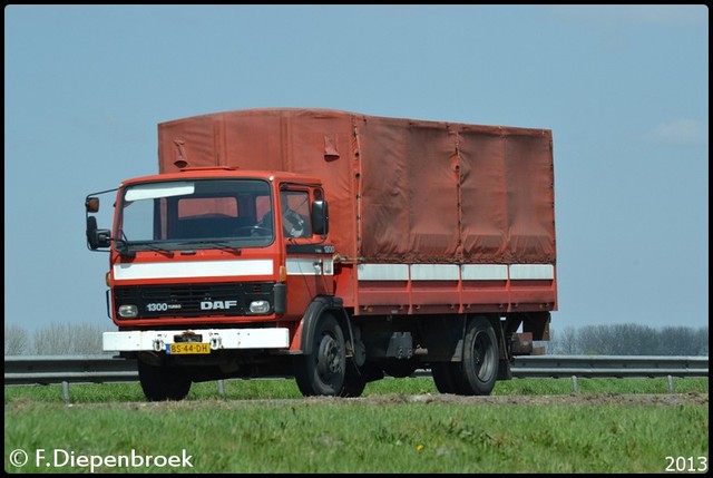 BS-44-DH DAF 1300-BorderMaker Rijdende auto's