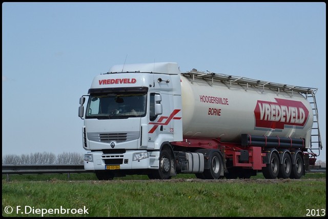 BS-XD-86 Renault Premium Vredeveld-BorderMaker Rijdende auto's