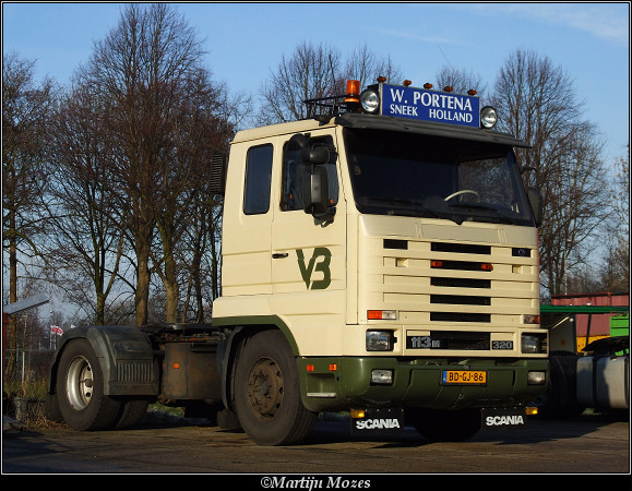 Wieger Portena Scania 113 - 320 Vrachtwagens
