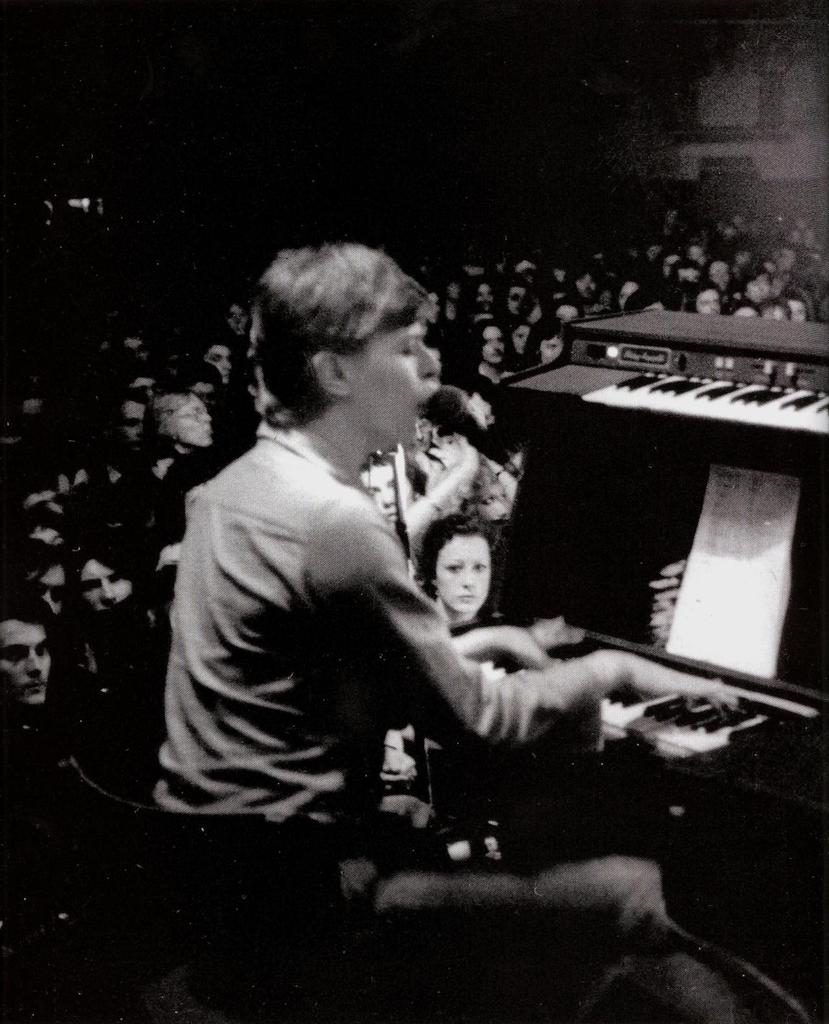 tumblr mgo4d9jfGp1qknq6jo1 1280 - 