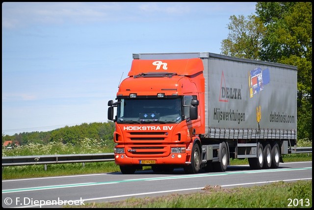 BT-VG-88 Scania P340 Hoekstra Sneek-BorderMaker Rijdende auto's