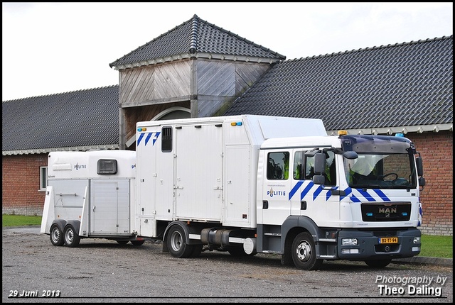Politie - Den-Haag (paardenvervoer)  BX-TT-94 -2 MAN