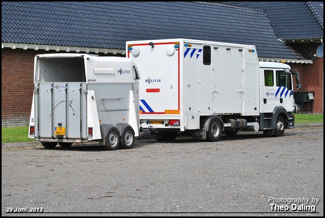 Politie - Den-Haag (paardenvervoer)  BX-TT-94  ach Politie