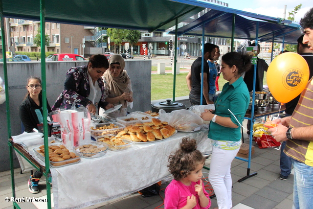 R.Th.B.Vriezen 2013 08 31 5086 Wijkfeest voor iedereen ! Global Festifal Push Rijnstad MFC Presikhaven zaterdag 31 augustus 2013 12-17u