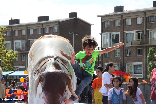 R.Th.B.Vriezen 2013 08 31 5139 Wijkfeest voor iedereen ! Global Festifal Push Rijnstad MFC Presikhaven zaterdag 31 augustus 2013 12-17u