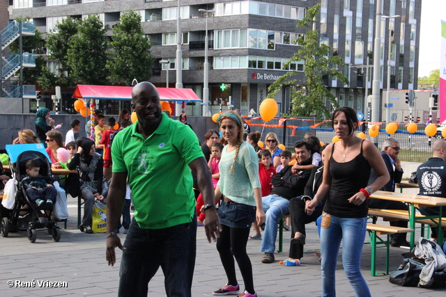 R.Th.B.Vriezen 2013 08 31 5208 Wijkfeest voor iedereen ! Global Festifal Push Rijnstad MFC Presikhaven zaterdag 31 augustus 2013 12-17u