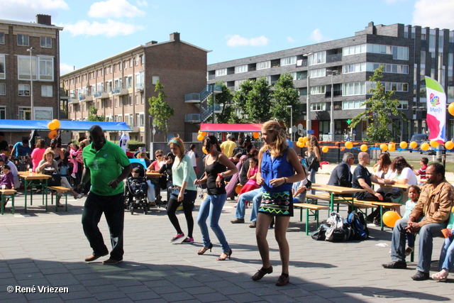 R.Th.B.Vriezen 2013 08 31 5211 Wijkfeest voor iedereen ! Global Festifal Push Rijnstad MFC Presikhaven zaterdag 31 augustus 2013 12-17u