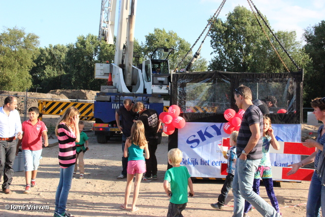 R.Th.B.Vriezen 2013 08 31 5680 Deltakwartier 2B Open Huis,Bekijk onze huizen, BBQ met Bewoners zaterdag 31 augustus 2013