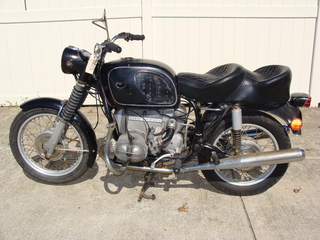2900674 '70 R50-5, Black 002 P-2900674. 1970 BMW R50/5, Black Project bike. Papers claim 8,000 Miles.