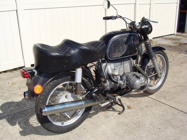 2900674 '70 R50-5, Black 011 P-2900674. 1970 BMW R50/5, Black Project bike. Papers claim 8,000 Miles.
