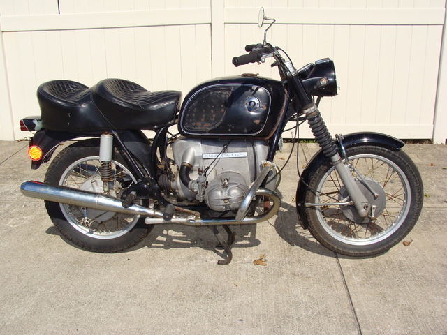 2900674 '70 R50-5, Black 012 P-2900674. 1970 BMW R50/5, Black Project bike. Papers claim 8,000 Miles.