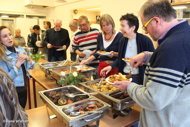 R.Th.B.Vriezen 2013 09 20 6675 Wijkplatform Presikhaaf oost-west Buffet en Afscheid Karin opbouwwerker Presikhaaf vrijdag 20 september 2013