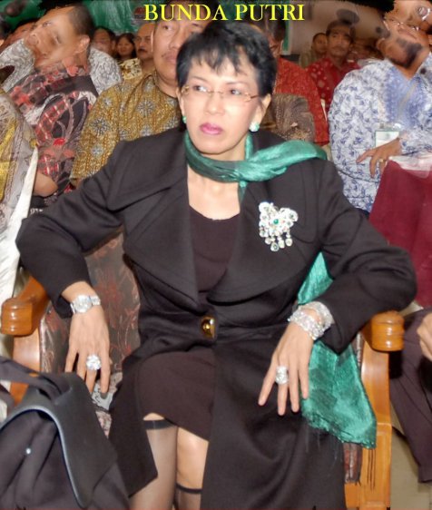 foto-bunda-putri-suswonorev-3 - 