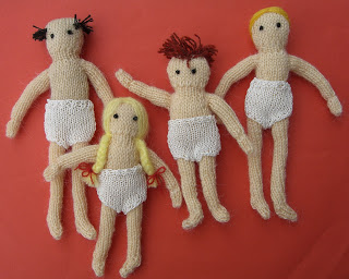 GELUKSPOPPETJES MINI DOLLS MET BREIPATROON - 