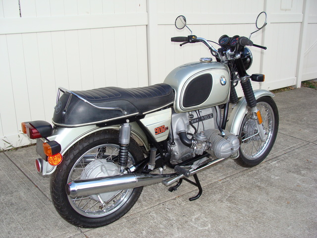 4962215 '76 R90-6, Silver 015 4962215 ’75 R90/6, Silver. 24 Ltr. Fuel Tank. 10 K Service, plus complete end to end Mechanical Rehab. Under 37,000 Miles.