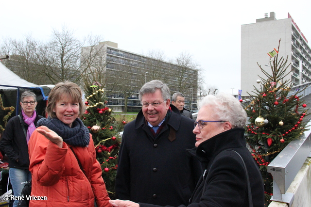 R.Th.B.Vriezen 2013 12 15 8811 Wijkplatform Presikhaaf Kerstmarkt Park Presikhaaf en Winkelcentrum zondag 15 december 2013