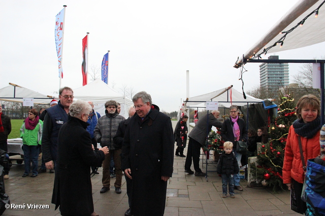 R.Th.B.Vriezen 2013 12 15 8817 Wijkplatform Presikhaaf Kerstmarkt Park Presikhaaf en Winkelcentrum zondag 15 december 2013