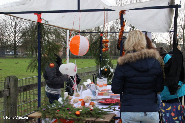 R.Th.B.Vriezen 2013 12 15 9016 Wijkplatform Presikhaaf Kerstmarkt Park Presikhaaf en Winkelcentrum zondag 15 december 2013